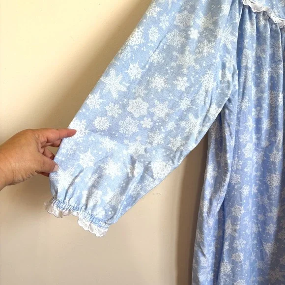 Lanz of Salzburg Womens Snowflake Nightgown Size L Blue Flannel Lace Trim Modest - Picture 6 of 11